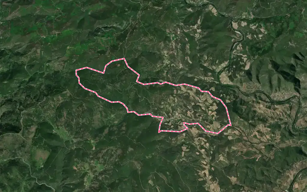 Vue satellite de Berlou avec ses contours administratifs