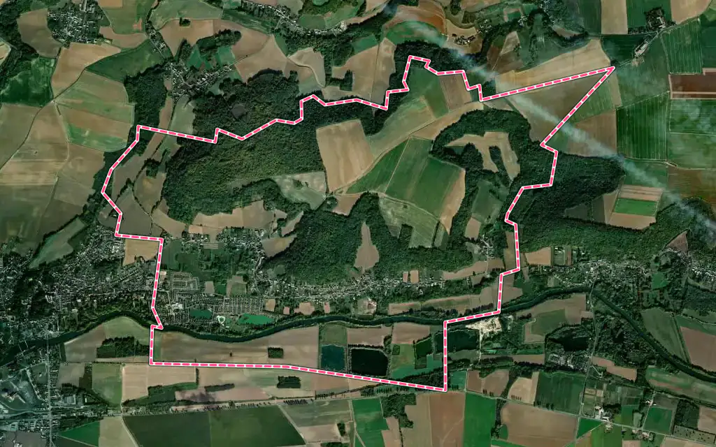 Vue satellite de Berny-Rivière avec ses contours administratifs