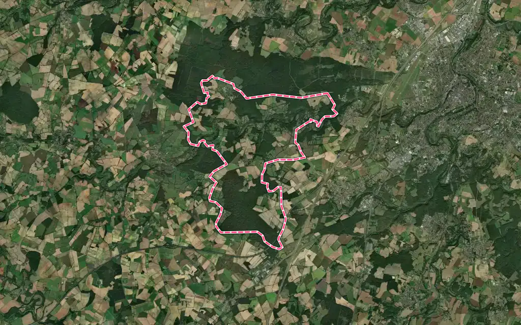 Vue satellite de Béruges avec ses contours administratifs