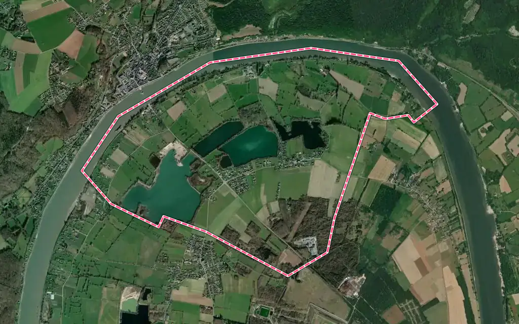 Vue satellite de Berville-sur-Seine avec ses contours administratifs