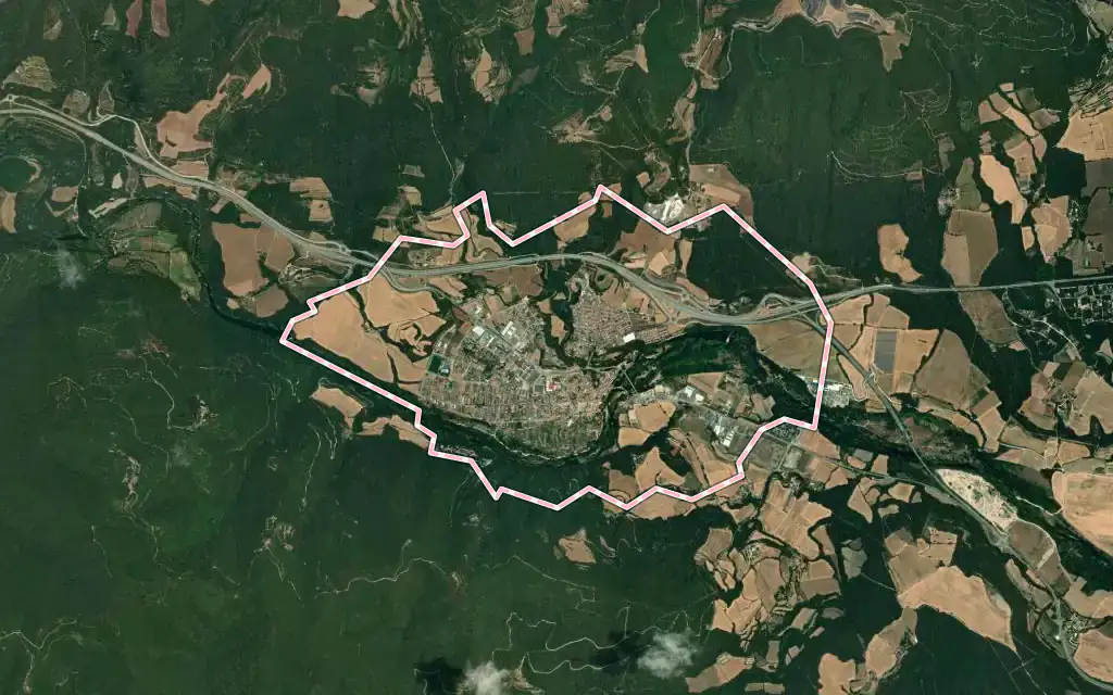 Vista satélite de Besalú con su contorno administrativo