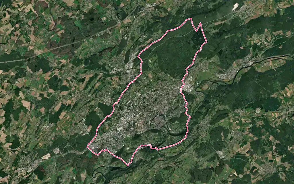 Vue satellite de Besançon avec ses contours administratifs