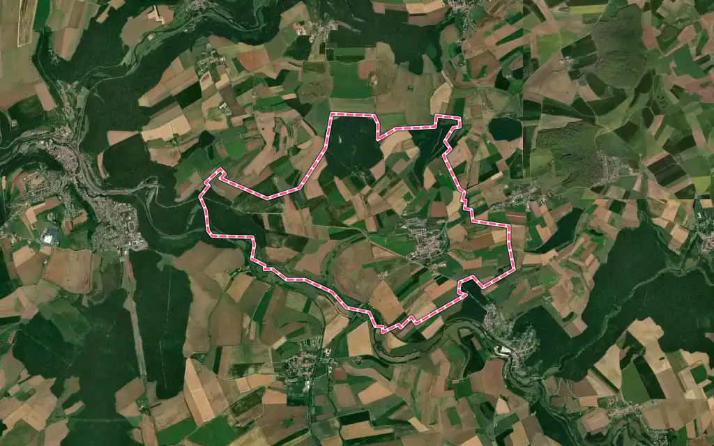 Vue satellite de Beuveille avec ses contours administratifs