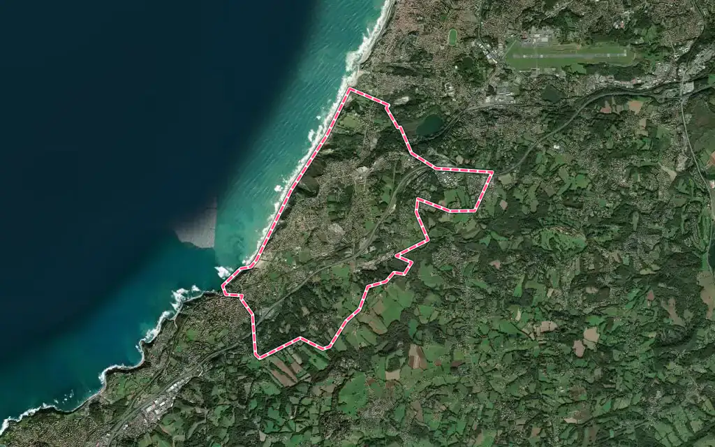 Vue satellite de Bidart avec ses contours administratifs
