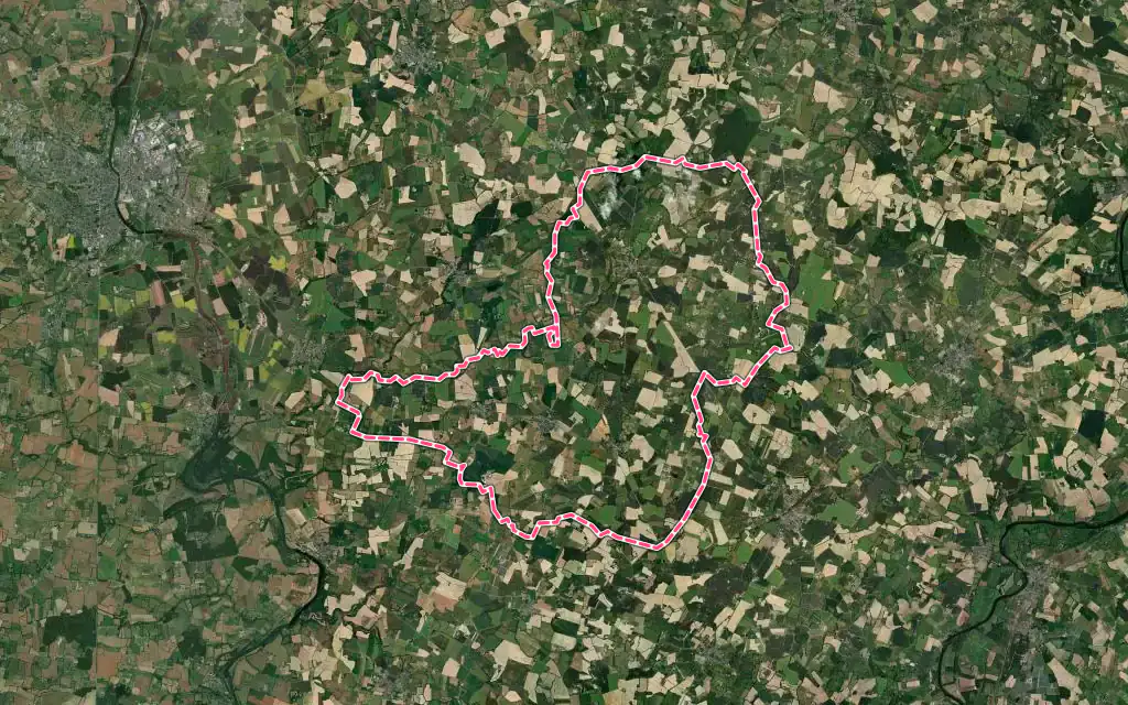 Vue satellite de Bierné-les-Villages avec ses contours administratifs