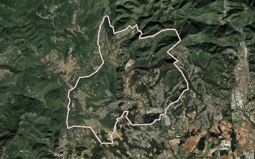 Vista satélite de Bigues i Riells del Fai con su contorno administrativo
