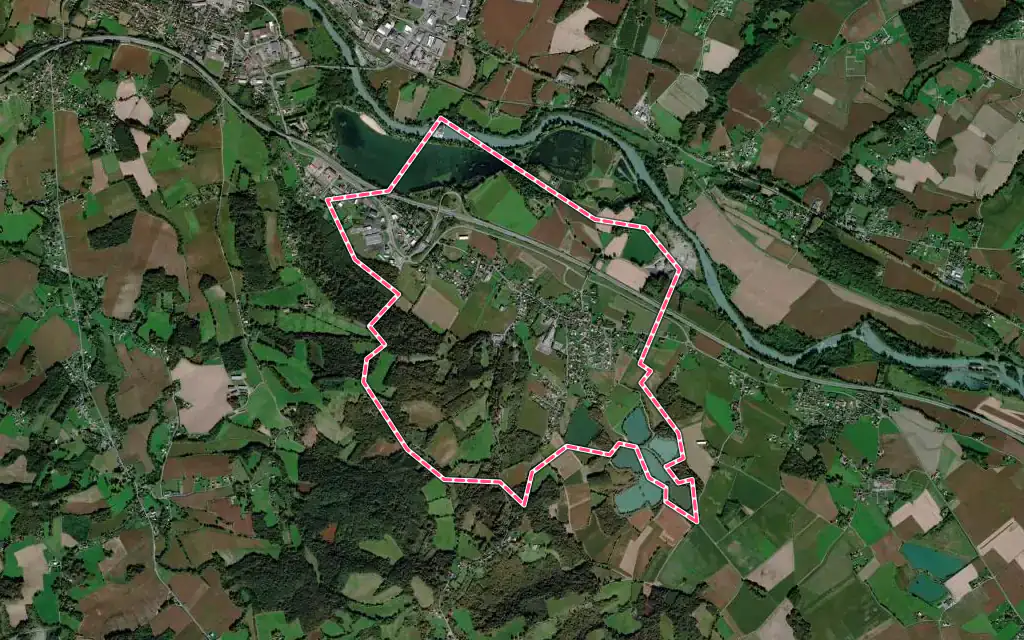 Vue satellite de Biron avec ses contours administratifs