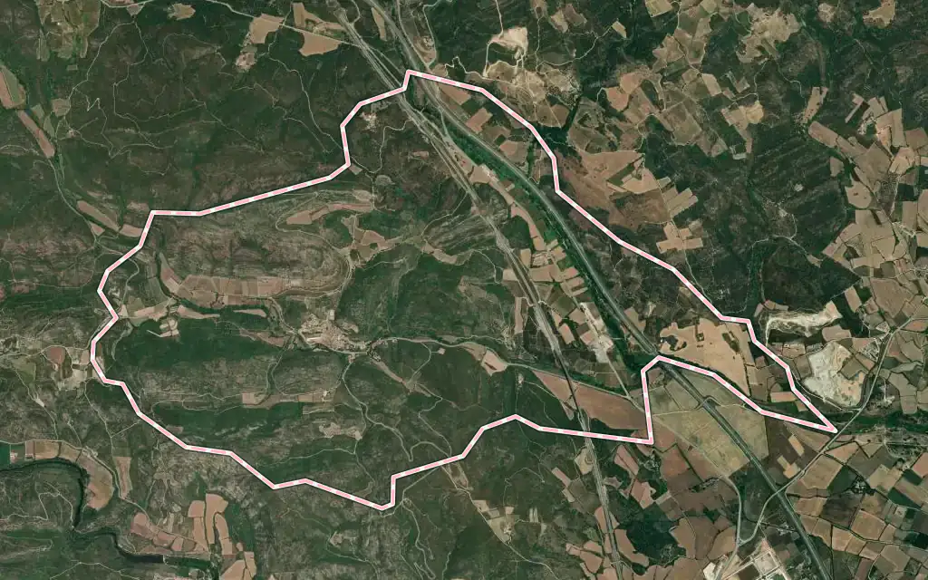 Vista satélite de Biure con su contorno administrativo