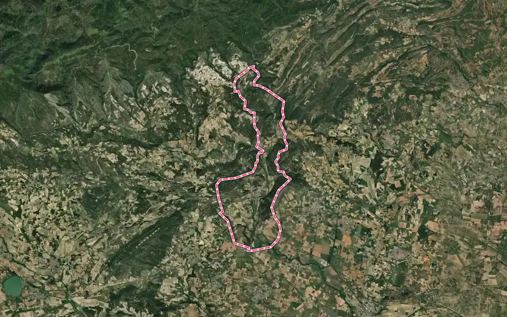 Vue satellite de Bize-Minervois avec ses contours administratifs