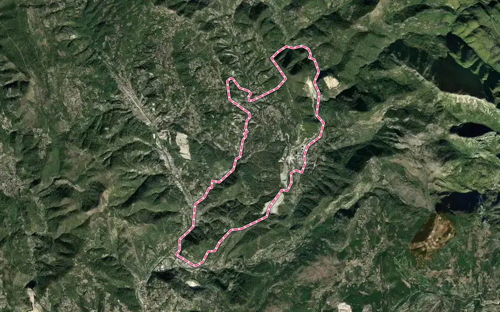 Vue satellite de Blausasc avec ses contours administratifs