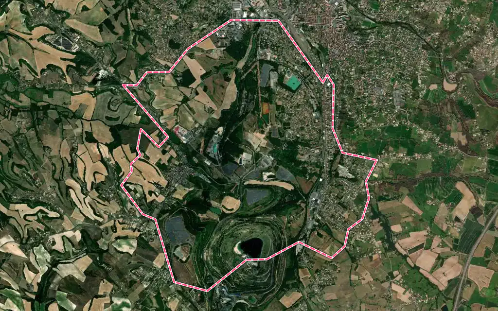 Vue satellite de Blaye-les-Mines avec ses contours administratifs