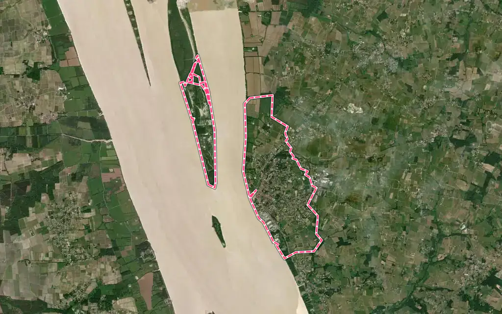 Vue satellite de Blaye avec ses contours administratifs