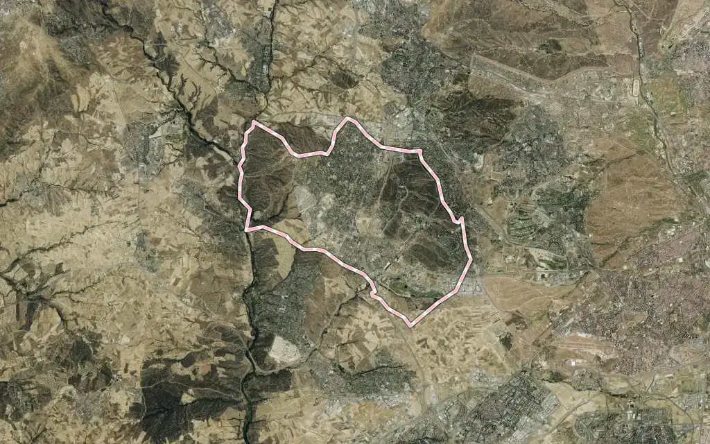 Vista satélite de Boadilla del Monte con su contorno administrativo