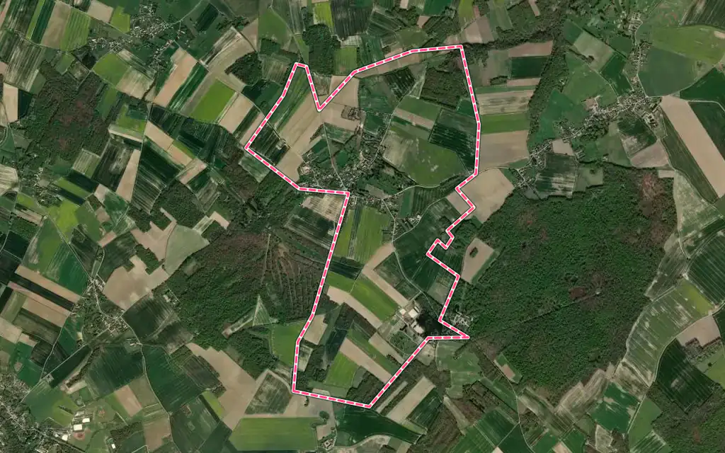 Vue satellite de Boissets avec ses contours administratifs