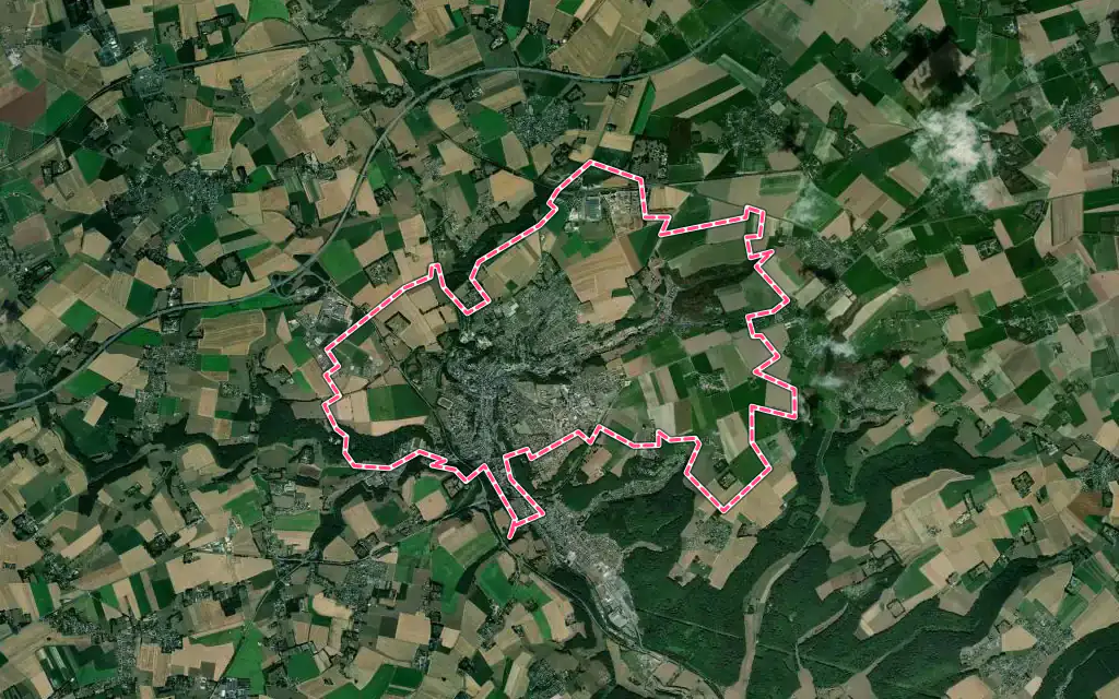 Vue satellite de Bolbec avec ses contours administratifs