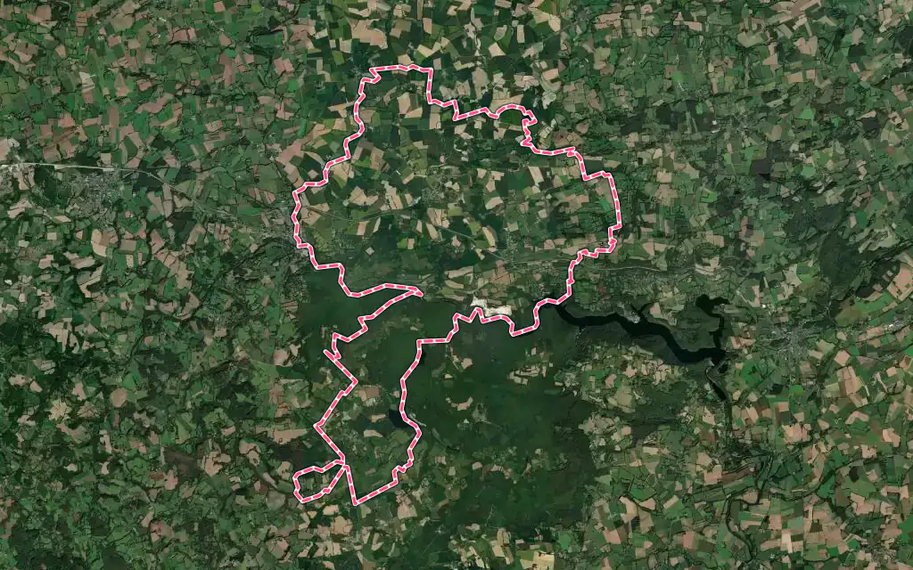 Vue satellite de Bon Repos sur Blavet avec ses contours administratifs