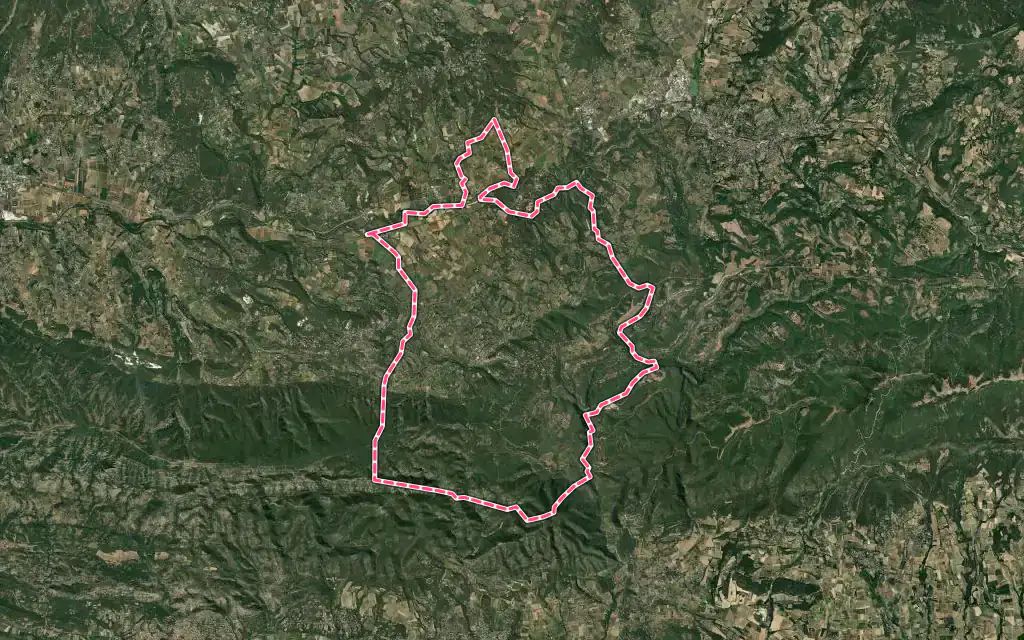 Vue satellite de Bonnieux avec ses contours administratifs
