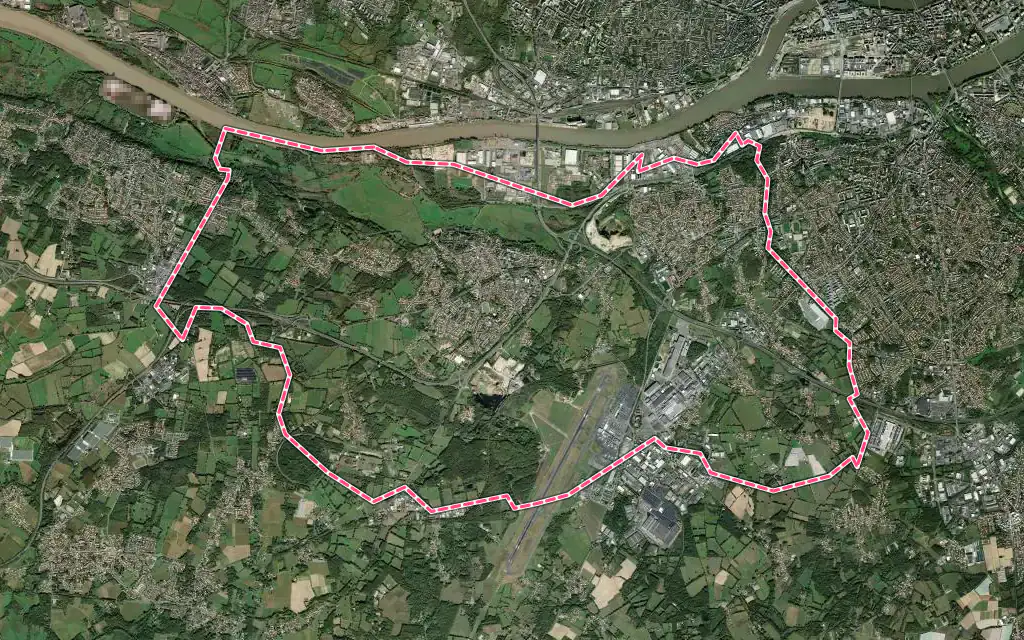 Vue satellite de Bouguenais avec ses contours administratifs