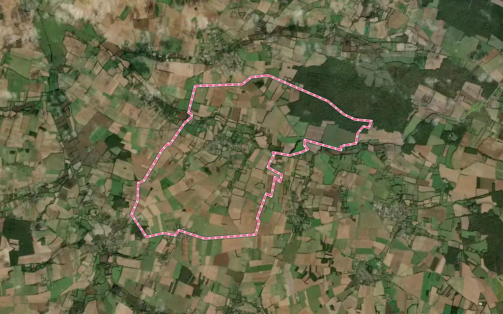 Vue satellite de Bouhet avec ses contours administratifs