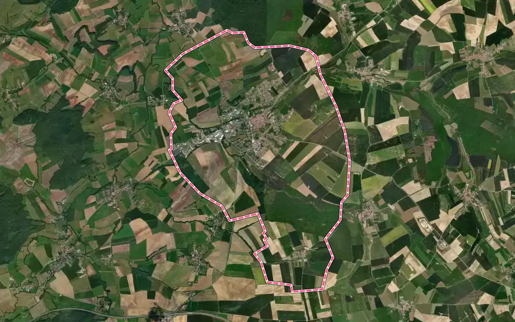 Vue satellite de Boulay-Moselle avec ses contours administratifs
