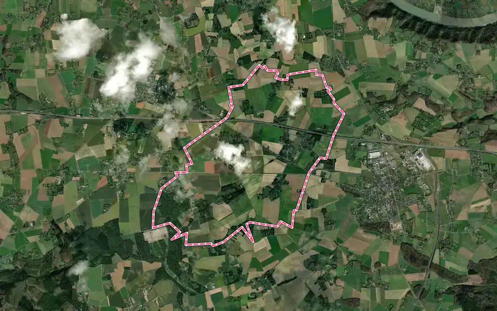Vue satellite de Bouquetot avec ses contours administratifs