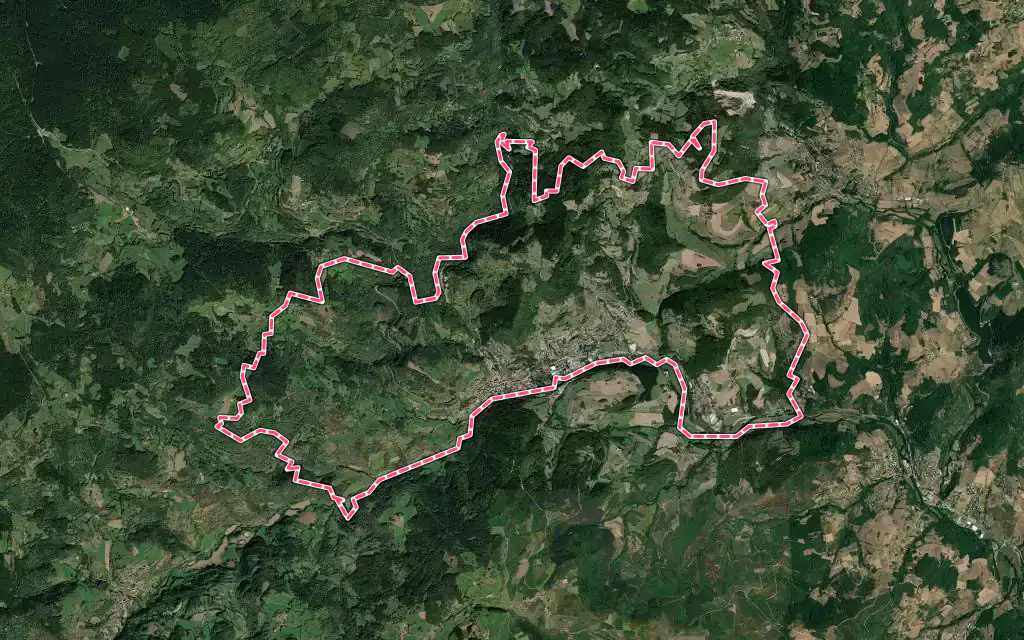 Vue satellite de Bourg-Argental avec ses contours administratifs