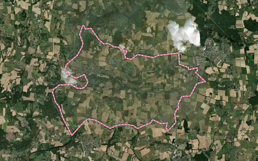 Vue satellite de Bourg-des-Comptes avec ses contours administratifs