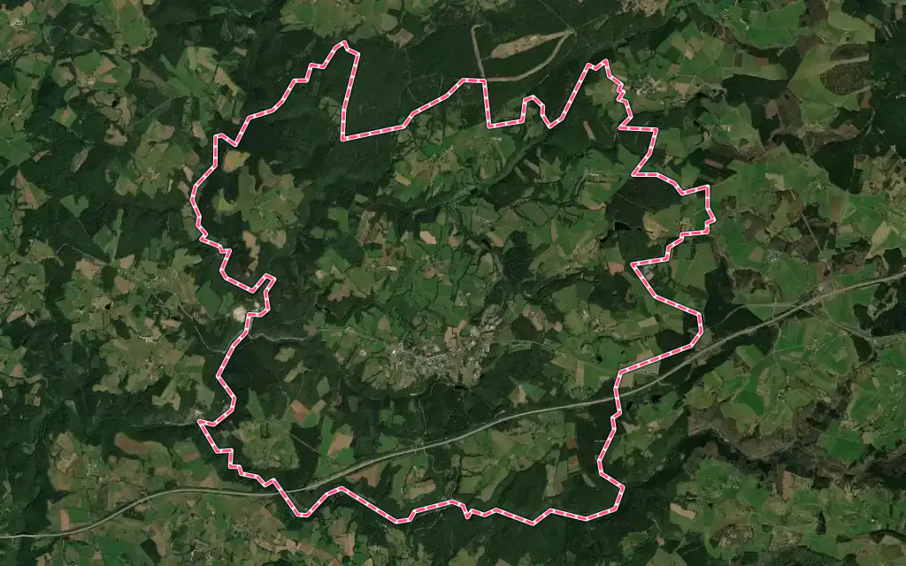 Vue satellite de Bourg-Lastic avec ses contours administratifs