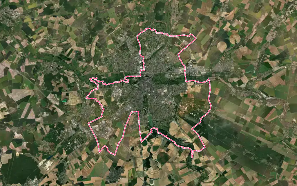 Vue satellite de Bourges avec ses contours administratifs