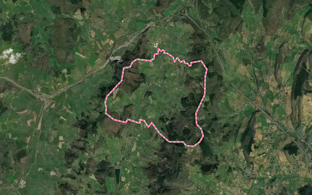 Vue satellite de Bourgvilain avec ses contours administratifs