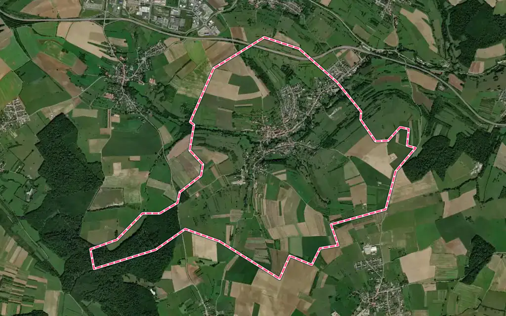 Vue satellite de Bousbach avec ses contours administratifs