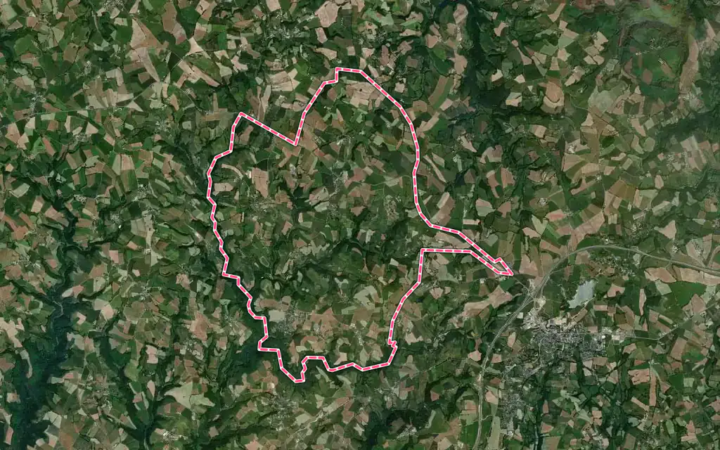 Vue satellite de Boussac avec ses contours administratifs