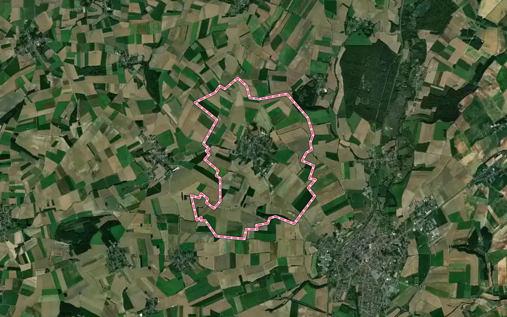 Vue satellite de Bouzincourt avec ses contours administratifs