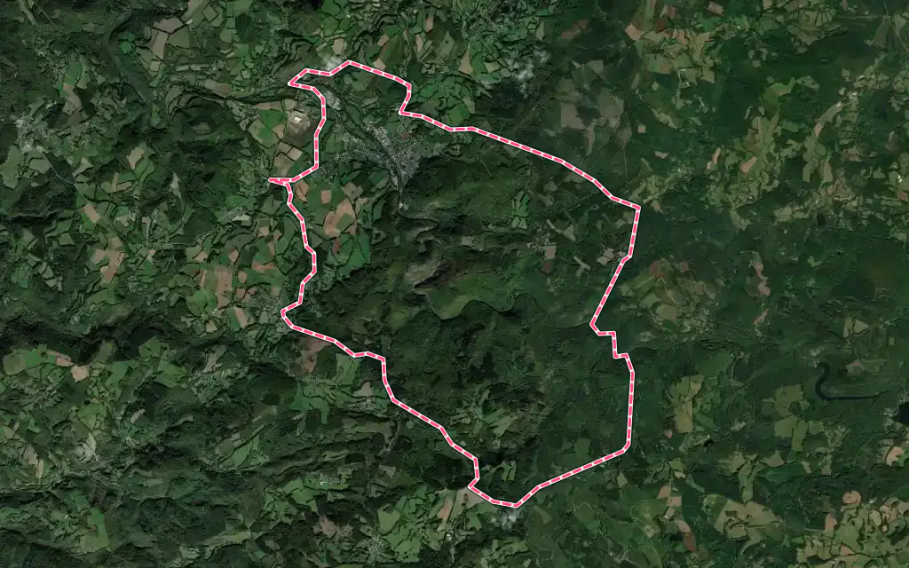 Vue satellite de Brassac avec ses contours administratifs