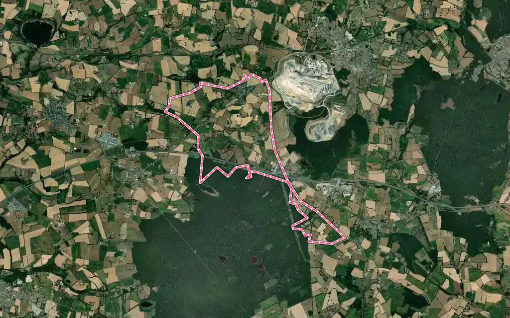 Vue satellite de Bréal-sous-Vitré avec ses contours administratifs
