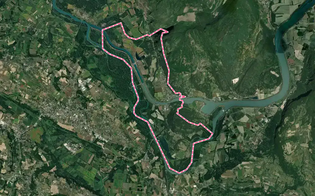 Vue satellite de Brégnier-Cordon avec ses contours administratifs