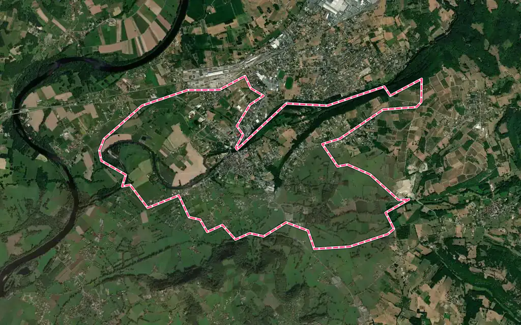 Vue satellite de Bretenoux avec ses contours administratifs