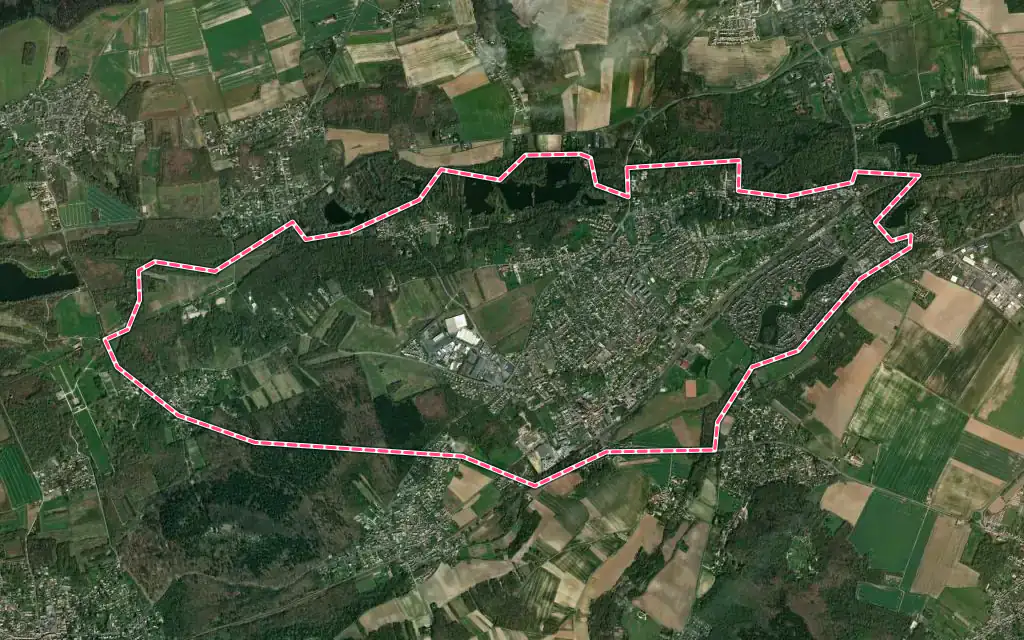 Vue satellite de Breuillet avec ses contours administratifs