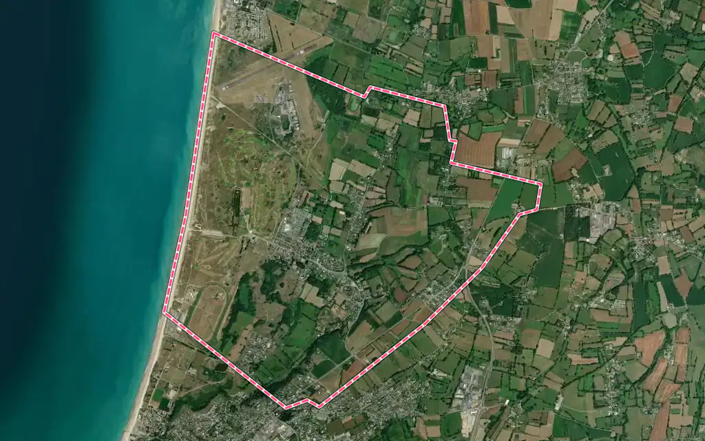 Vue satellite de Bréville-sur-Mer avec ses contours administratifs