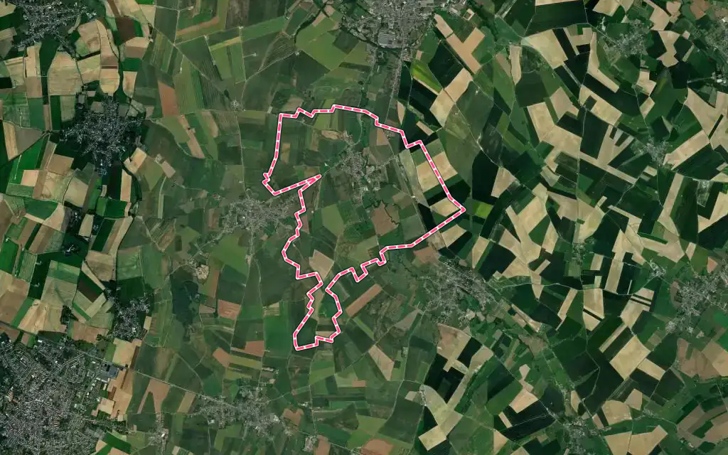 Vue satellite de Briastre avec ses contours administratifs
