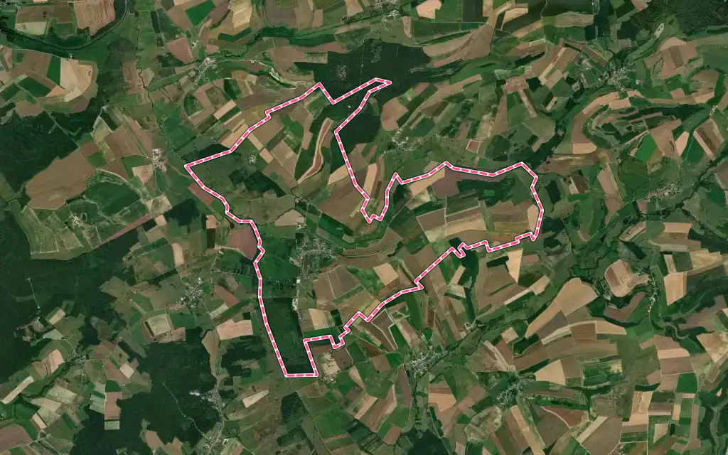 Vue satellite de Brieulles-sur-Bar avec ses contours administratifs