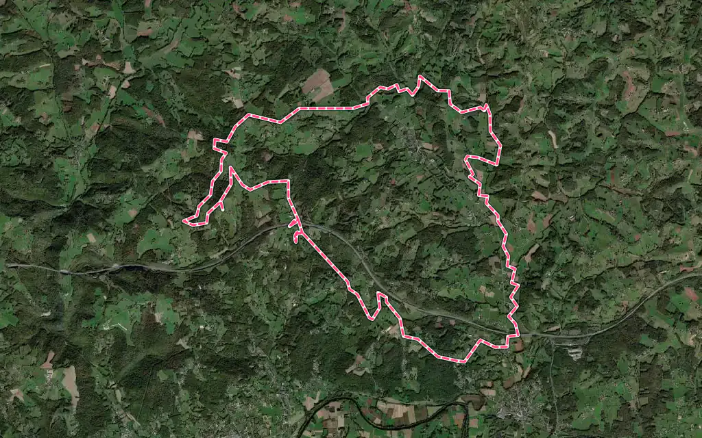 Vue satellite de Brignac-la-Plaine avec ses contours administratifs