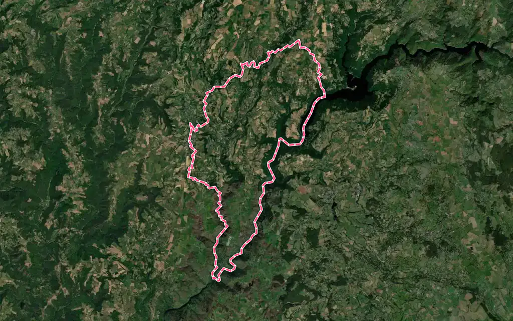 Vue satellite de Brommat avec ses contours administratifs