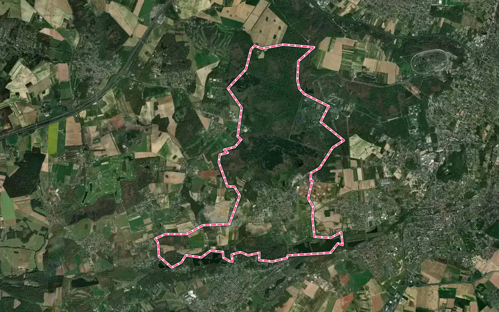 Vue satellite de Bruyères-le-Châtel avec ses contours administratifs