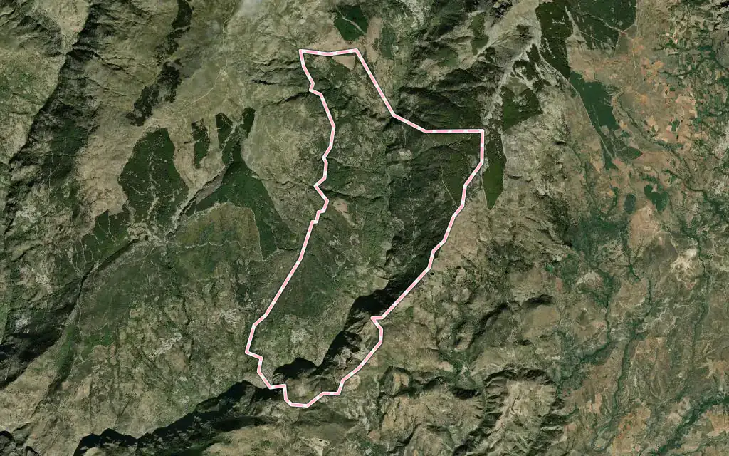 Vista satélite de Busquístar con su contorno administrativo