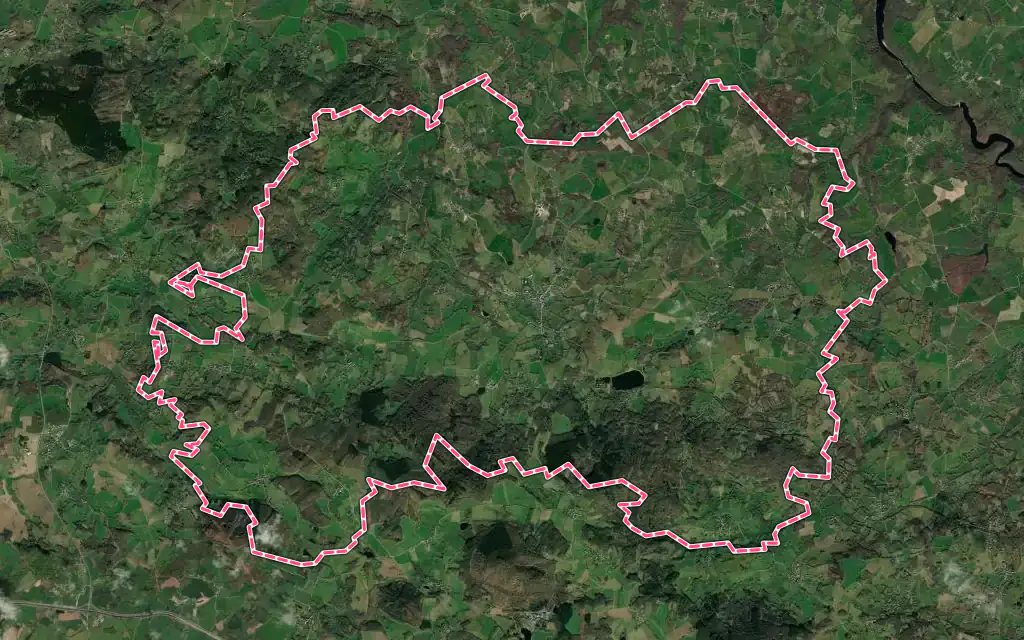 Vue satellite de Bussière-Dunoise avec ses contours administratifs