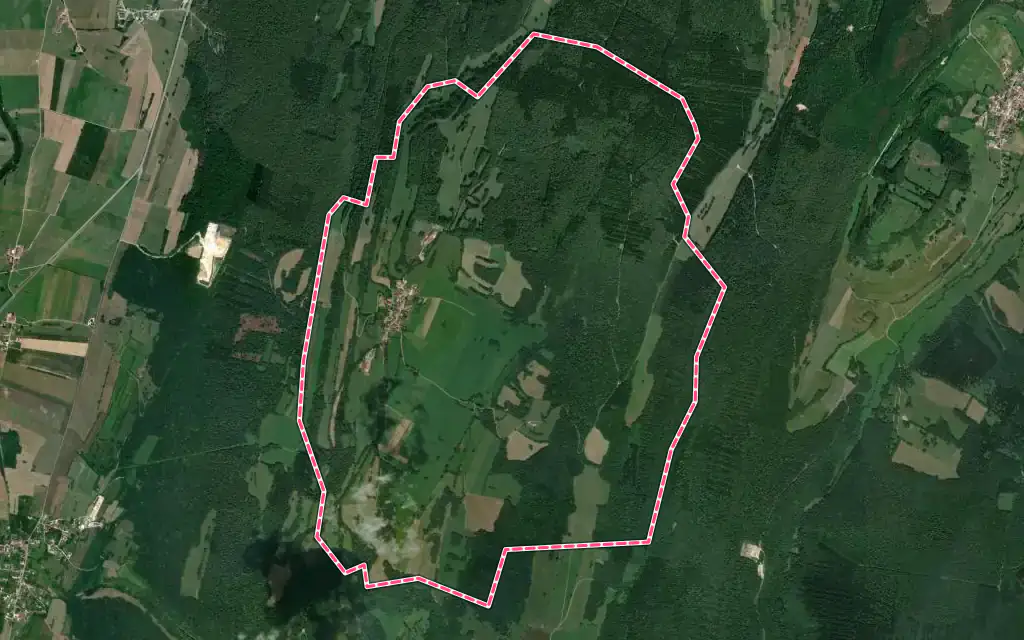 Vue satellite de By avec ses contours administratifs