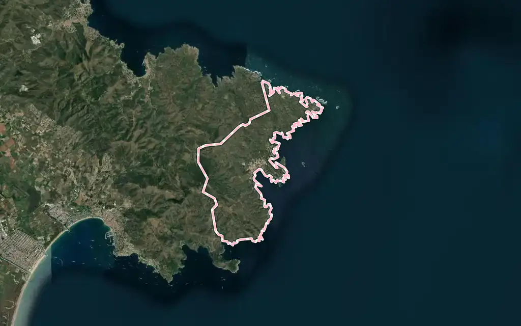 Vista satélite de Cadaqués con su contorno administrativo