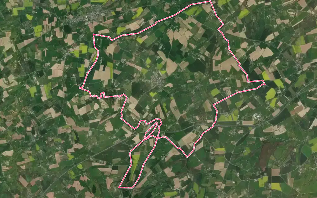 Vue satellite de Cahagnes avec ses contours administratifs