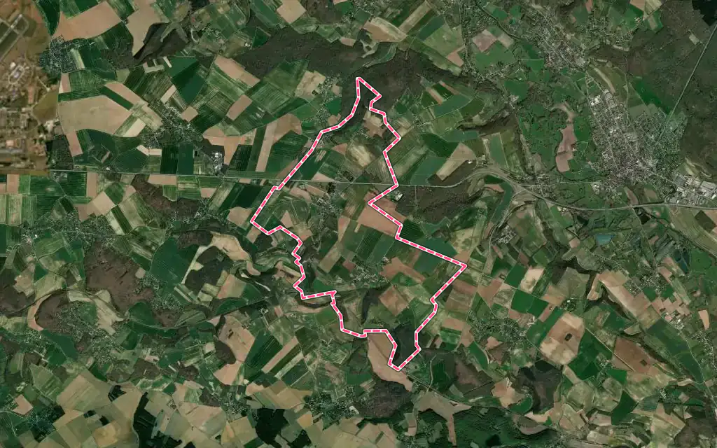 Vue satellite de Caillouet-Orgeville avec ses contours administratifs